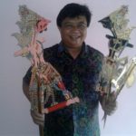 Isyanto, Perajin Wayang Lapis Emas Asal Ponorogo