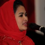 Tegaskan Ayomi Masyarakat Jatim, Puti Guntur Soekarno Bacakan Puisi