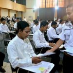 Dispendik Surabaya Motivasi 48 Penerima Beasiswa Teknik Pesawat Udara