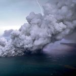 Berstatus Waspada, Anak Krakatau Erupsi