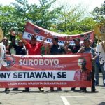 Kesenian Bantengan Iringi Ony Setiawan Kembalikan Formulir Cawawali Surabaya