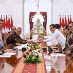 Presiden Bertemu Pimpinan KPU di Istana Merdeka