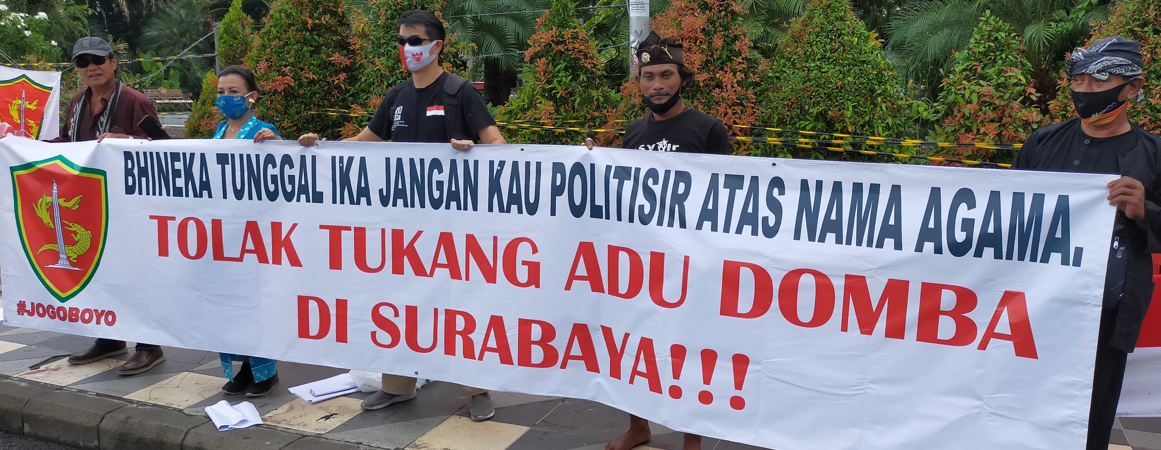 Warga Surabaya Tolak Rizieq Shihab