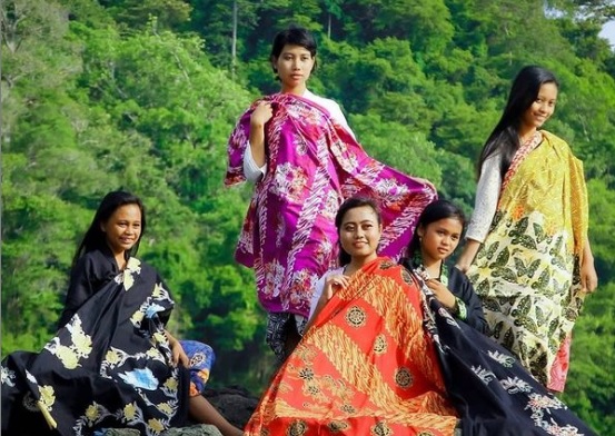 Waisak, Bupati Banyuwangi Promosikan Batik Bermotif Filosofi Ajaran Buddha