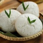 Berkah Megengan untuk Pedagang Kue Apem di Surabaya