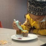 Keseruan Ngabuburit Sambil Menghias Cupcake di Fevehotel Rungkut Surabaya