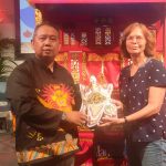 Tim Wayang Potehi Gudo Tiba di Jombang, Hibahkan Wayang ke Pemkot Leiden
