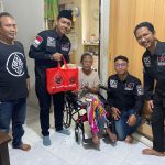 Bela Kepentingan ‘Wong Cilik’, Repdem Surabaya Salurkan Bantuan Kursi Roda