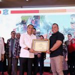 HUT ke-78 PMI, Eri Cahyadi Beri Penghargaan Ratusan Pendonor Darah