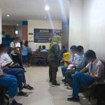 Satpol PP Surabaya Tertibkan Belasan Pelajar SMA yang Nongkrong di Warkop Saat Jam Sekolah