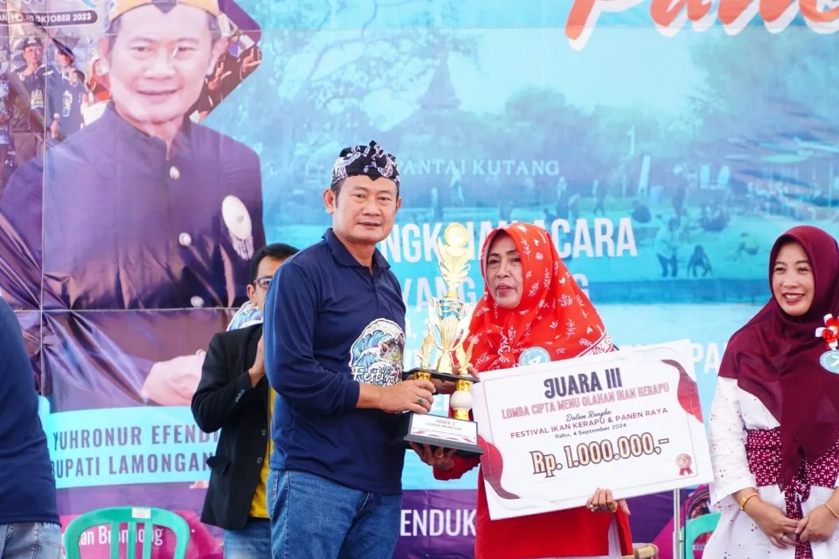 Pendapatan Budi Daya Ikan Kerapu Capai Rp200 Miliar.