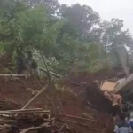 BPBD Jombang Cari 2 Warga Tertimbun Tanah Longsor