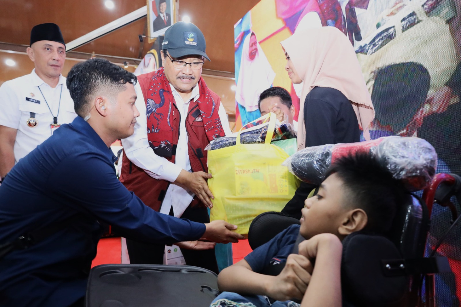 Mensos Targetkan Pendamping PKH Entaskan 10 Keluarga Pra Sejahtera Mensos Targetkan Pendamping PKH Entaskan 10 Keluarga Pra Sejahtera