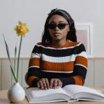 Perpustakaan Inklusif: Membuka Jendela Dunia untuk Tunanetra