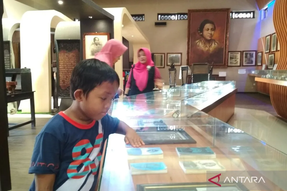 Surat Surat RA Kartini Ditetapkan sebagai Warisan Dunia oleh Unesco