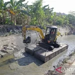 Hadapi Musim Hujan, Pemkot Surabaya Genjot Normalisasi Sungai 