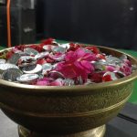 Ratusan Warga Antusias Laksanakan  Tradisi Udik-Udik di Makam Sawunggaling