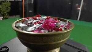 Ratusan Warga Antusias Laksanakan  Tradisi Udik-Udik di Makam Sawunggaling Ratusan Warga Antusias Laksanakan  Tradisi Udik-Udik di Makam Sawunggaling