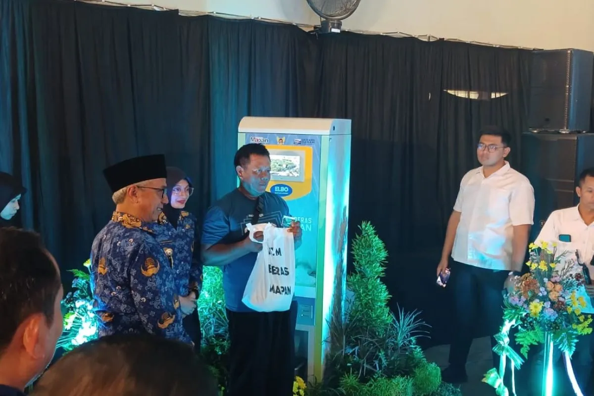 Pemkot Kediri Buat ATM Beras Mapan bagi Warga Kurang Mampu Pemkot Kediri Buat ATM Beras Mapan bagi Warga Kurang Mampu