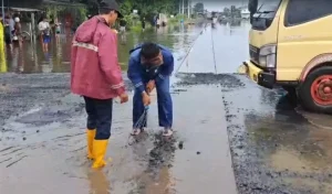82 Perjalanan KA Dibatalkan Akibat Tanggul Jebol di Pekalongan