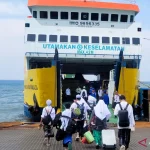 Wabup Situbondo Lepas Kepulangan Ratusan Santri ke Madura