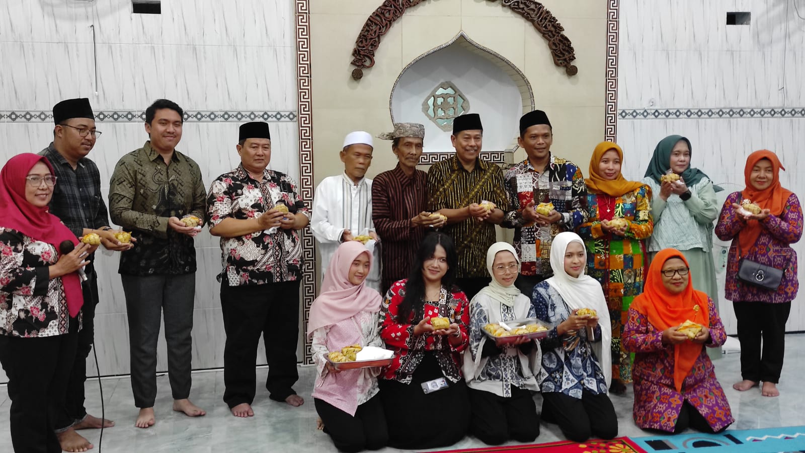 Tradisi Rioyo Ketupat Pekauman Gresik Berharap Masuk Cagar Budaya WBTBI