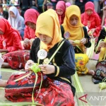 Ratusan Warga Sumenep Ramaikan Tradisi Festival Ketupat