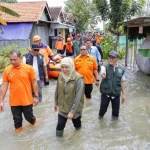 Khofifah Tinjau Banjir Pasuruan Instruksikan Percepatan Penanganan