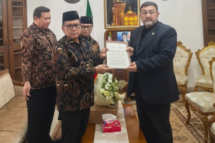 Megawati Kirim Surat Duka atas Wafatnya Ayatollah Ali Khomaini Megawati Kirim Surat Duka atas Wafatnya Ayatollah Ali Khomaini
