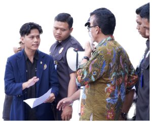 Mahasiswa Skeptis Mimpi Satu Keluarga Satu Sarjana di Tengah Badai UKT