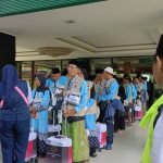 Semangat Jemaah Haji Kloter 9 Embarkasi Surabaya Diberangkatkan