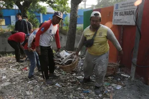 Pemkot Surabaya Tambah 1.800 Bak Sampah Cegah Penumpukan Sampah