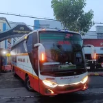 KPK Sewa Bus Angkut 12 Pejabat Tulungagung untuk Diperiksa di Surabaya