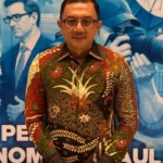 PWI Jatim Anugerahi Deni Wicaksono Tokoh Berintegras