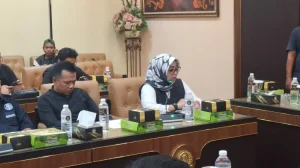 Orang Tua Siswa SMP Korban Peluru Nyasar Mengadu ke DPRD Jatim