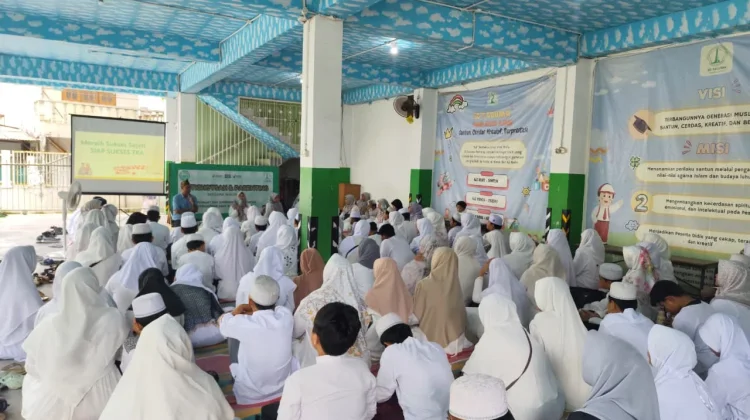 Jelang TKA, Siswa SD Istighotsah Bareng Orang Tua