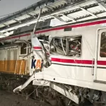 Tabrakan KA Bromo Anggrek dengan KRL di Stasiun Bekasi Timur, 4 Meninggal