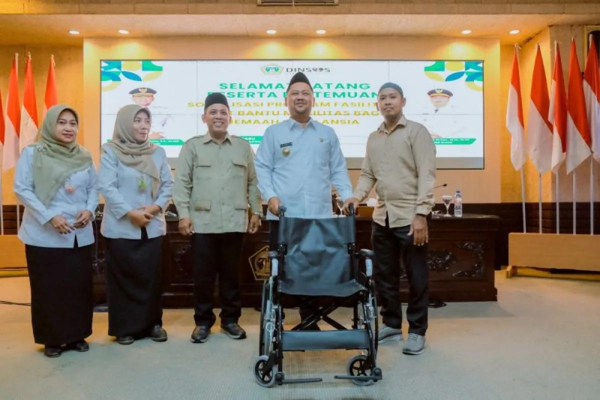Pemkab Gresik Sediakan Obat dan Kursi Roda bagi Jamaah Calon Haji