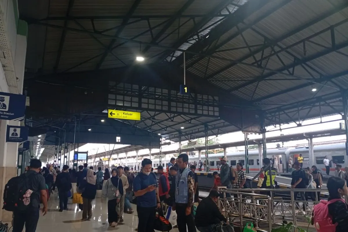KAI Daop 7 Kembalikan 100 Persen Uang Tiket Dampak Tabrakan KA