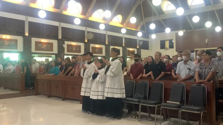 Gereja Katolik Paroki Roh Kudus Surabaya Tampung 1000 Jemaat pada Misa Paskah 2026