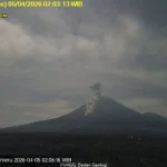 Waspada Erupsi Semeru, Minggu  Letusan Awan Panas Sejauh 3,5 Km