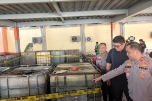 Polisi Tangkap Residivis Timbun Lagi 17.000 Liter Solar Bersubsidi di Gresik