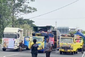 Giliran 1.500 Sopir Truk  Demonstrasi 2 Hari di Surabaya