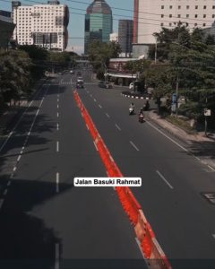 Pembatas Jalan Basra Surabaya Cegah Pengendara Potong Arus Lalin