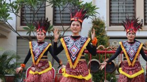 SMA Santa Maria Surabaya Gelar Harmoni Nusantara di Car Free Day