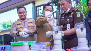 Narkotika, Dominasi Kasus Hukum di Gresik, Bupati Yani Ikut Musnahkan BB Narkotika, Dominasi Kasus Hukum di Gresik, Bupati Yani Ikut Musnahkan BB