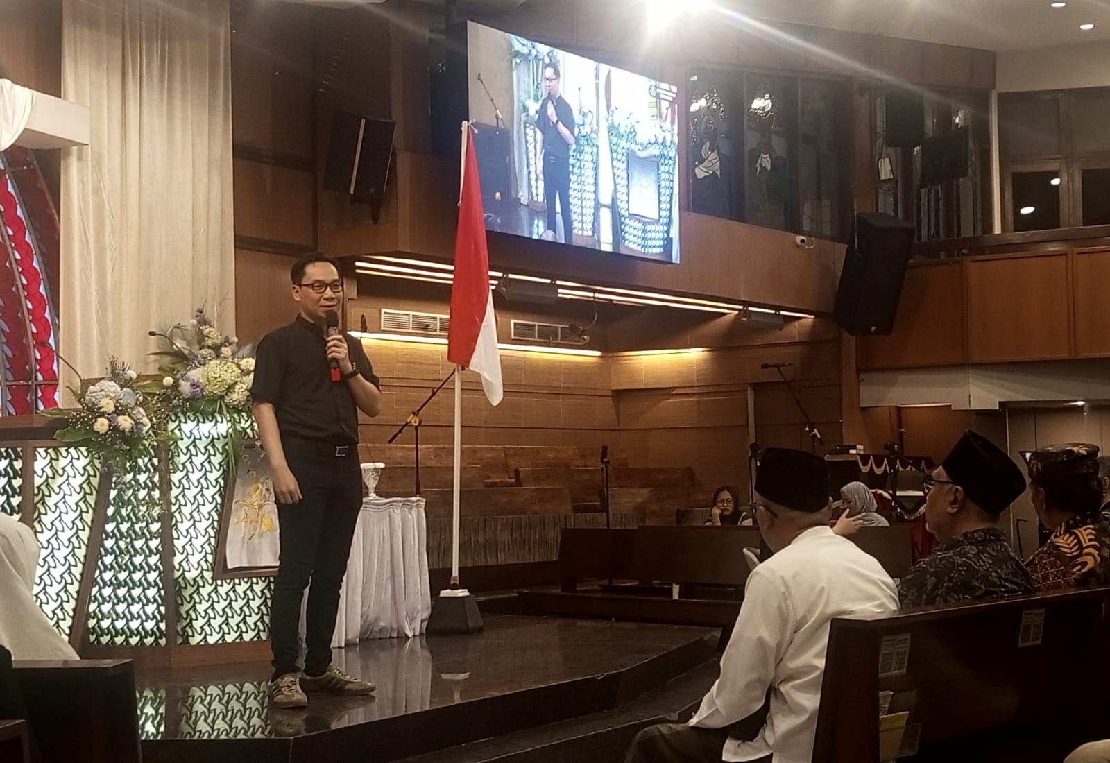 Peringati Tragedi Bom 13 Mei, Menggugah Rasa dan Solidaritas Puluhan Komunitas Peringati Tragedi Bom 13 Mei, Menggugah Rasa dan Solidaritas Puluhan Komunitas