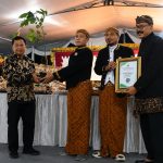 Hadiah Pohon Pancasila asal Gunung Arjuno di Ruwatan Kota Surabaya