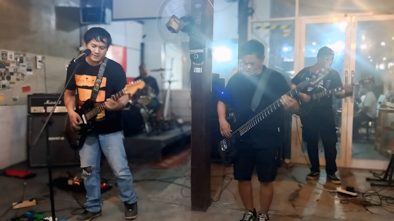 Anolux Suarakan Stop Narkoba di Surabaya Grunge Community Anolux Suarakan Stop Narkoba di Surabaya Grunge Community