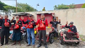 Sampai Gepeng Tetap Banteng Yel-yel Paguyuban Becak Bahagia Bersama PDI Perjuangan